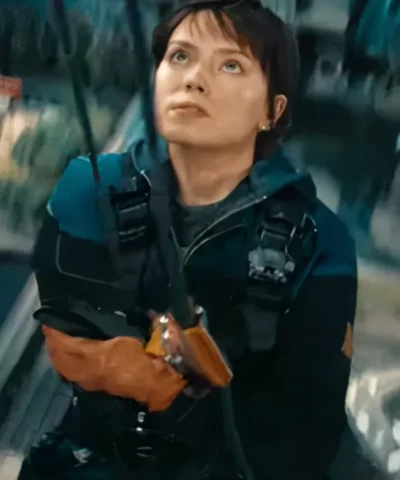 Daisy-Ridley-Cleaner-Black-and-Blue-Jacket