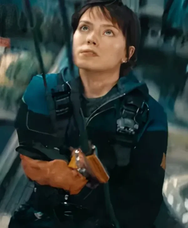 Daisy Ridley Cleaner Black and Blue Jacket