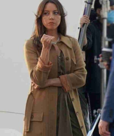 Operation Fortune Ruse de guerre Aubrey Plaza Brown Coat