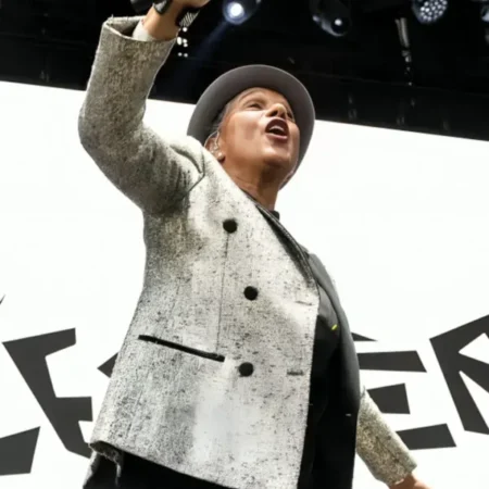 Shop Noches Del Botanico Music Festival Pauline Silver Blazer 1