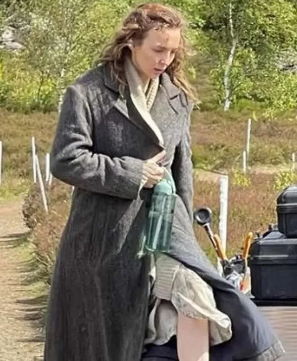 28 Years Later 2025 Jodie Comer Grey Wool Coat