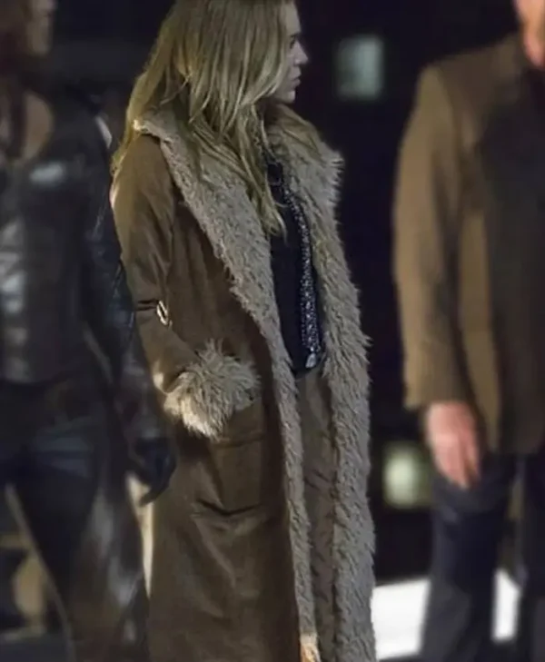 Caity Lotz TV Series Legends of Tomorrow Sara Lance Brown Fur Coat webp