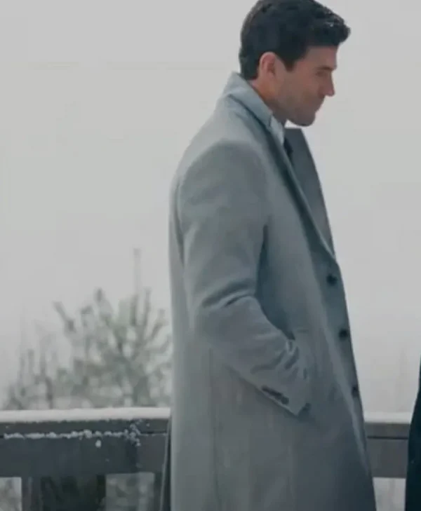 Austin Stowell The Hating Game Grey Blazer