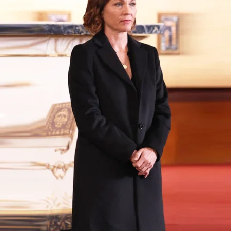 Found S02 Kelli Williams Black Coat