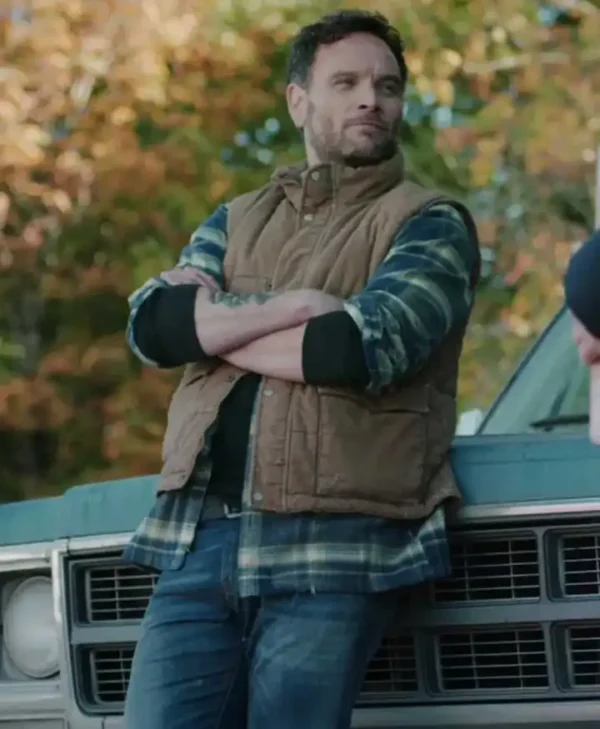 Resident Alien Jimmy S1 E1 Brown Vest webp