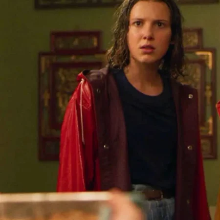 Stranger-Things-Eleven-Red-Hooded-Coat-right