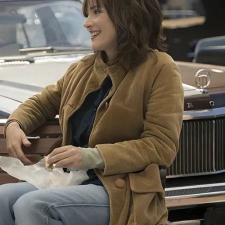 Stranger Things Joyce Byers Brown Coat webp