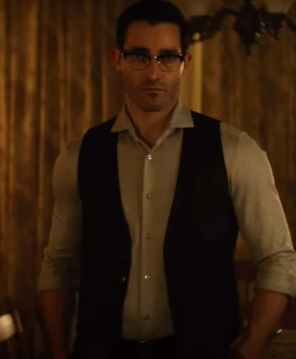 Superman and Lois Clark Kent Suiting Black Vest webp