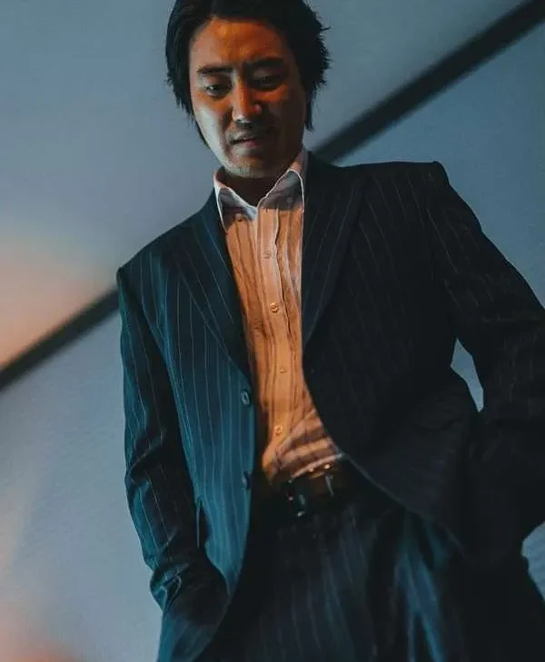 The Roundup No Way Out Lee Joon hyeok Black Suit