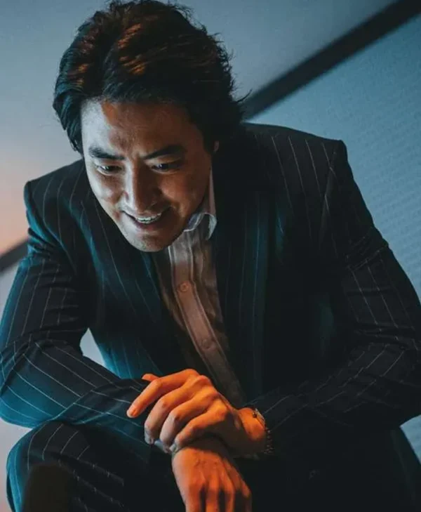 The Roundup No Way Out Lee Joon hyeok Black Suit Front
