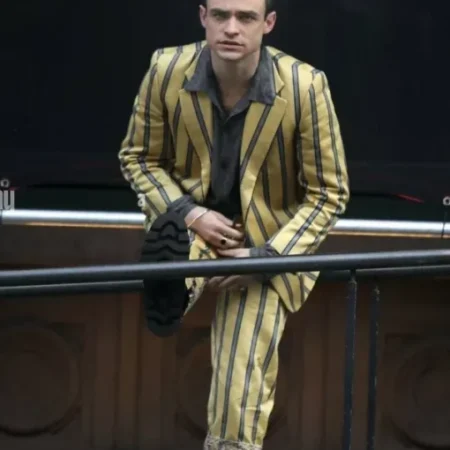 Gossip Girl Thomas Doherty Yellow Suit webp
