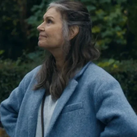 Irish Blood S01 Wendy Crewson Grey Blazer Side