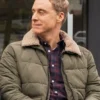 Resident Alien S04 Alan Tudyk Green Jacket Side webp