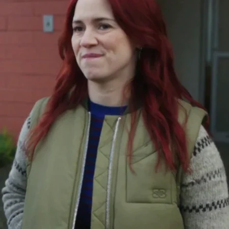 Resident Alien S04 Alice Wetterlund Green Vest webp