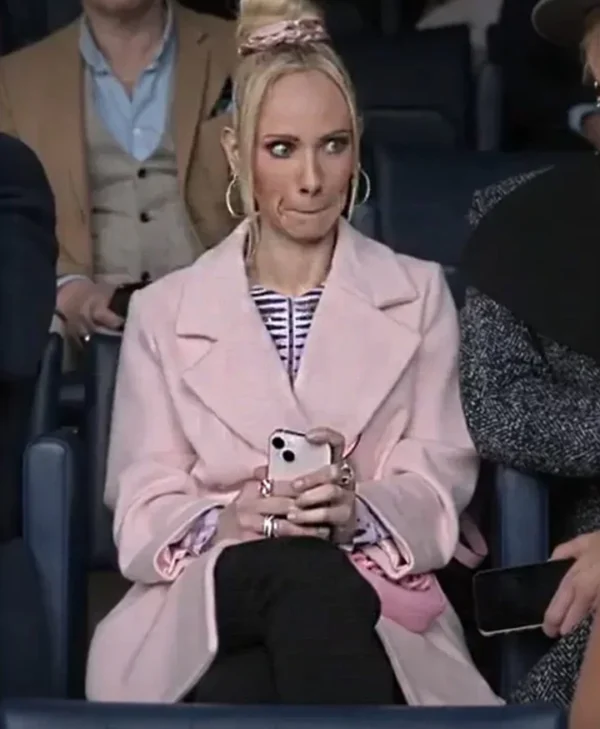 Ted Lasso S03 Keeley Jones Pink Robe webp