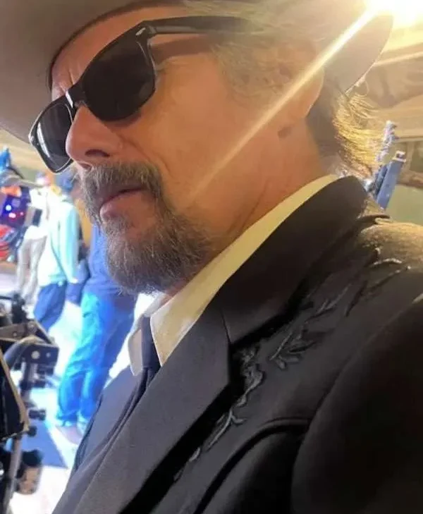 Ethan Hawke The Lowdown S01 Black Suit