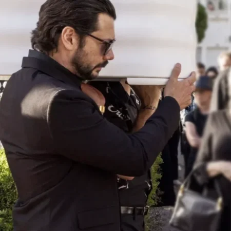 Get Two Graves S01 lvaro Morte Black Blazer