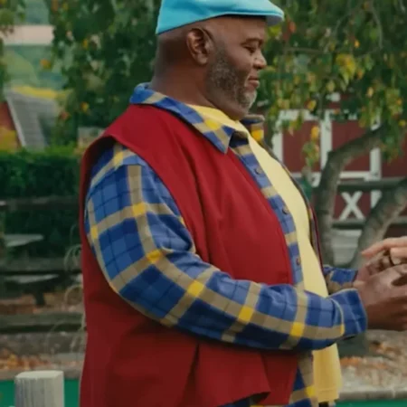 Happy Gilmore 2 Lavell Crawford Red Vest Side