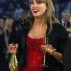 Taylor-Swift-Grammy-Awards-2025-Black-Blazer-564x799