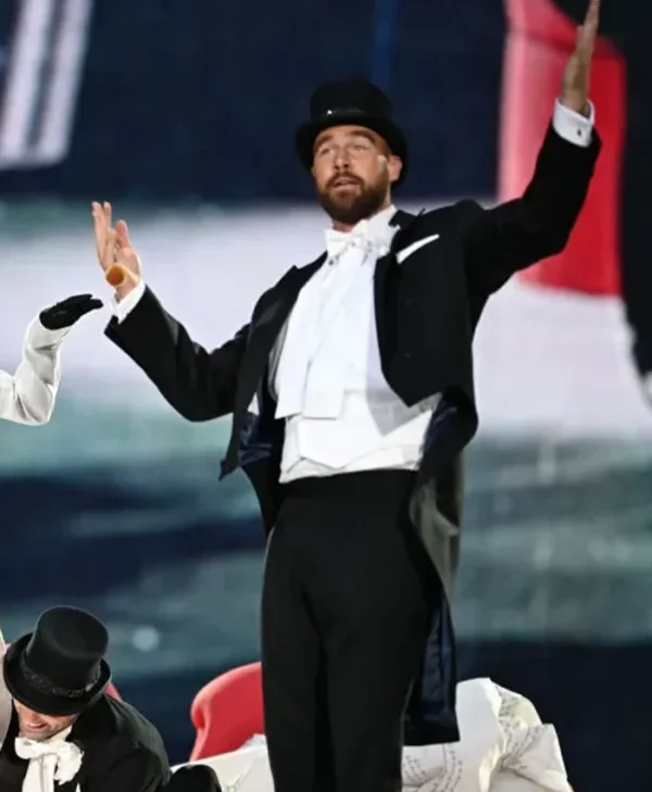 travis-kelce-suit-taylor-swift-