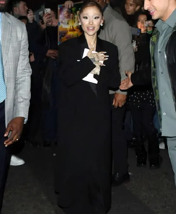 Ariana-Grande-Rows-Erdene-Coat