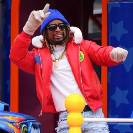 Lil-Jon-Macys-Thanksgiving-Red-Hooded-Jacket