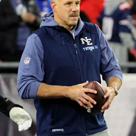 Mike-Vrabel-Patriots-NE-Vest