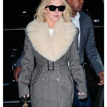 Sydney-Sweeney-New-York-City-2025-Shearling-Grey-Coat