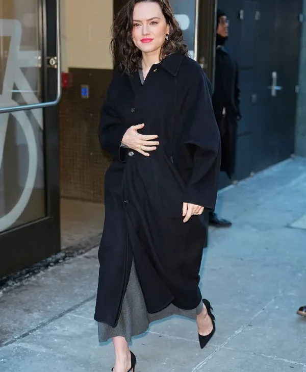 Daisy-Ridley-Classic-Black-Coat