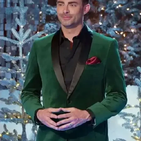 Finding-Mr.-Christmas-S02-Jonathan-Bennett-Green-Blazer