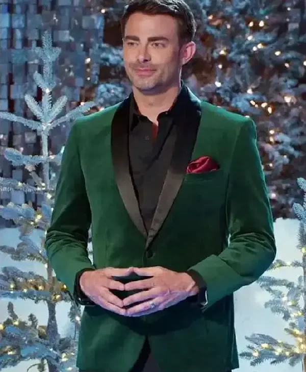 Finding-Mr.-Christmas-S02-Jonathan-Bennett-Green-Blazer
