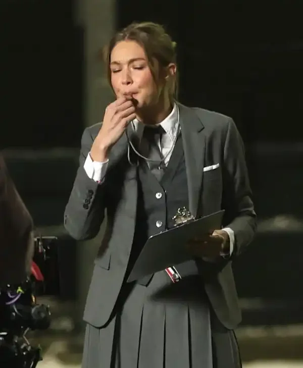 Gigi-Hadid-Gray-Blazer