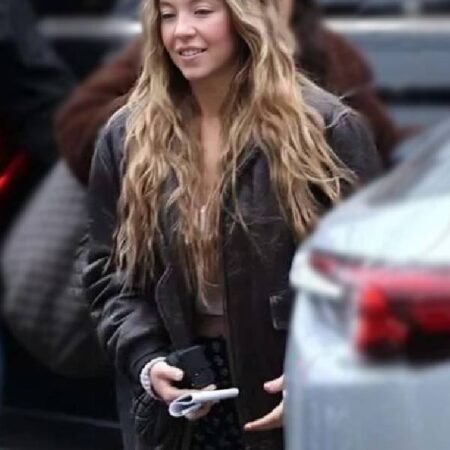 Montclair-Sydney-Sweeney-Movie-Set-The-Housemaid-2025-Millie-Calloway-Oversized-Leather-Bomber-Jacket