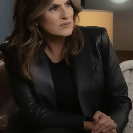 Olivia-Benson-Law-And-Order-SVU-S27-Black-Blazer