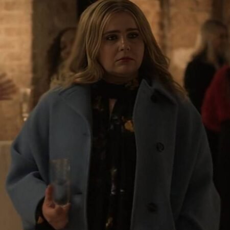 TV-Series-Twelve-Dates-‘Til-S01-Christmas-Mae-Whitman-Wool-Coat