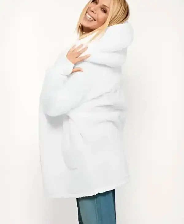 The-New-Warm-and-Stylish-With-the-Sherpa-Lounger-Jacket