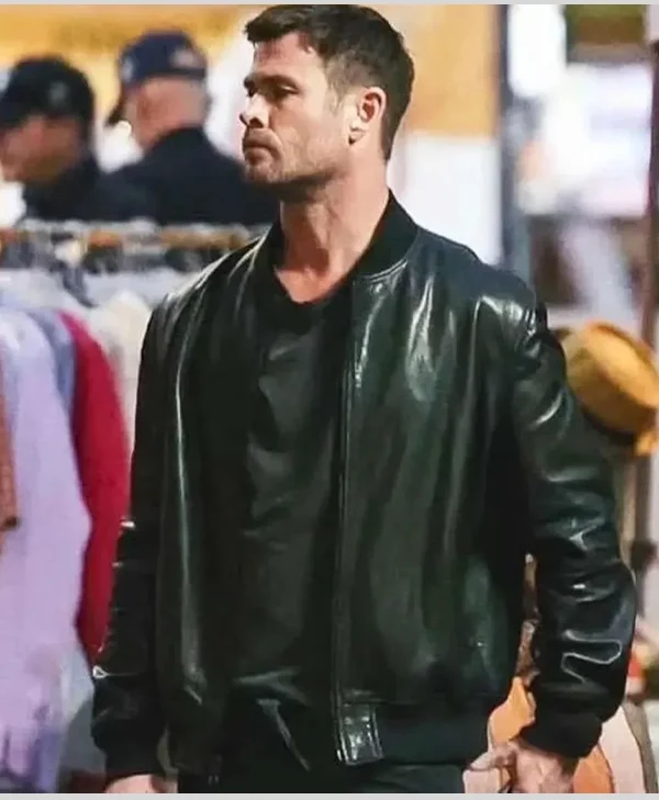 Crime 101 Chris Hemsworth Black Leather Jacket For Sale
