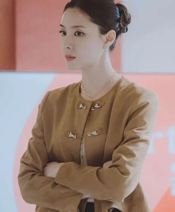 Seo Ji-hye Nice to Not Meet You Brown Jacket