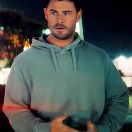 Chris Hemsworth Crime 101 hoodie