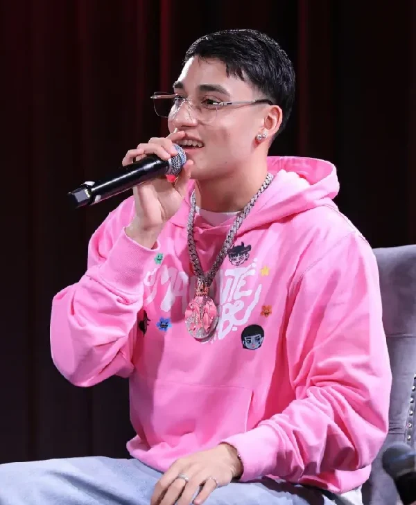 El Malilla Spotlight 2025 Pink Hoodie closeup