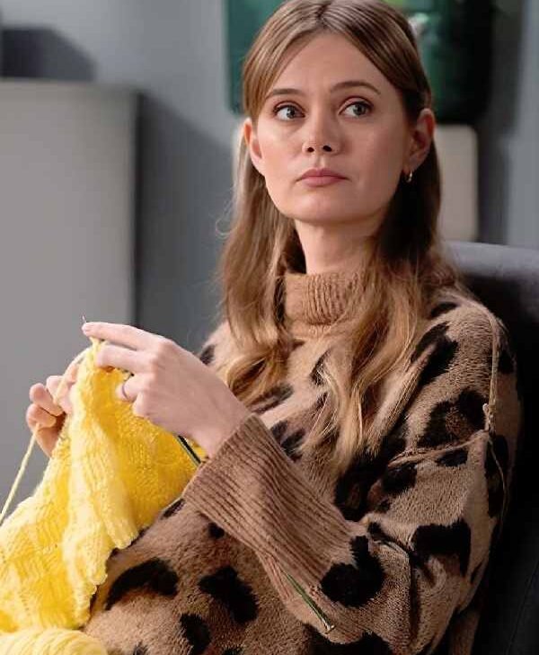 Grey’s Anatomy S22 Sara Paxton Leopard Sweater
