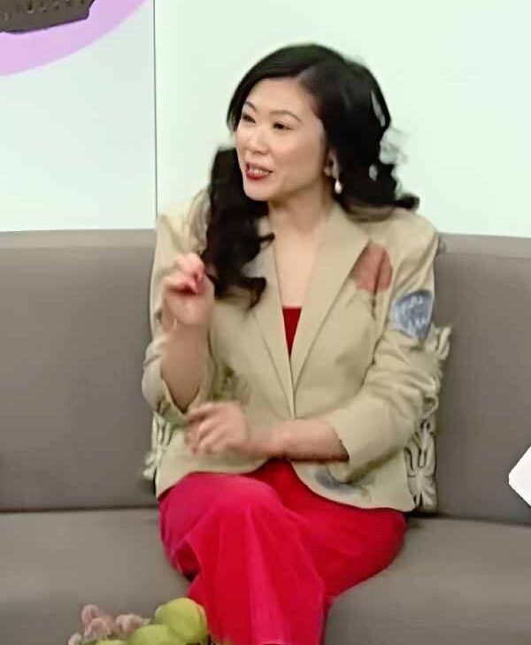 Melissa Leong floral blazer