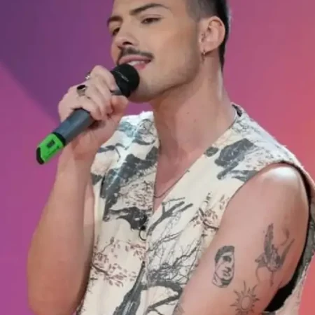 Praca Da Alegria Rafael Bailao Vest