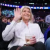 Knicks-vs--Cavs-Game-2-Martha-Stewart-Corduroy-Jacket