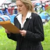 Elisabeth-Moss-Blazer.webp