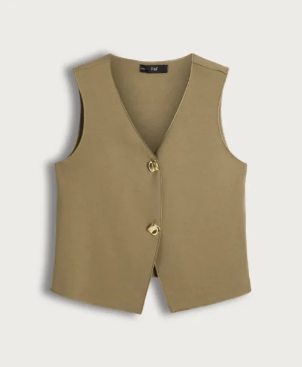 Love-Is-Blind-UK-Season-3-Jacket.webp